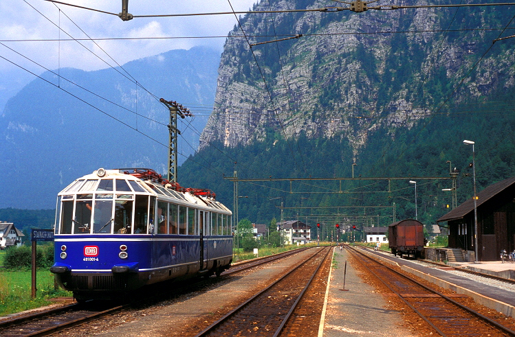 k-015 DB 491.001 Gläserner Zug im Bahnhof Obertraun- Dachsteinhöhlen 24.07.1989 foto herbert rubarth