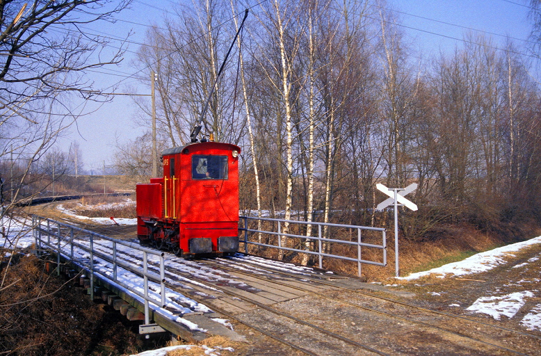 k-115. ID7. Lok Urs auf der Koblacher Kanalbr. b. Kadelb. 04.02.1998 rk 
