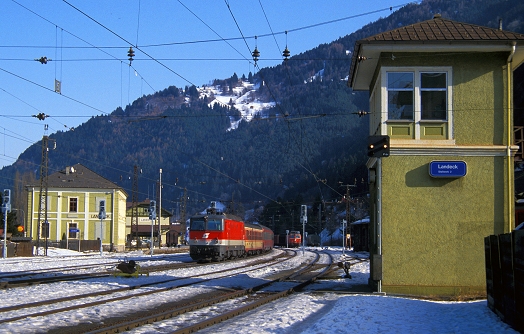 k-AB032 Arlbergbahn 1044 Ausfahrt Landeck 24.02.1997 Foto. J. Schmoll